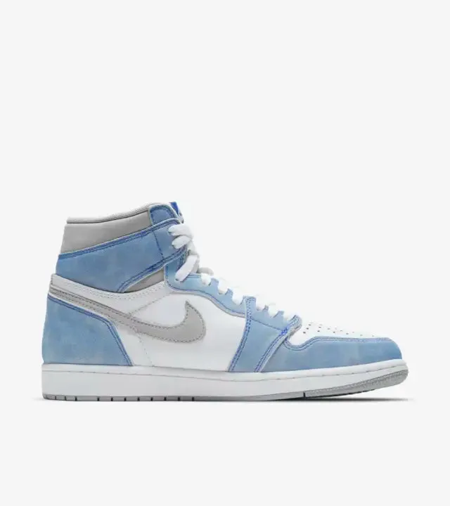 Air Jordan 1 High Hyper Royal