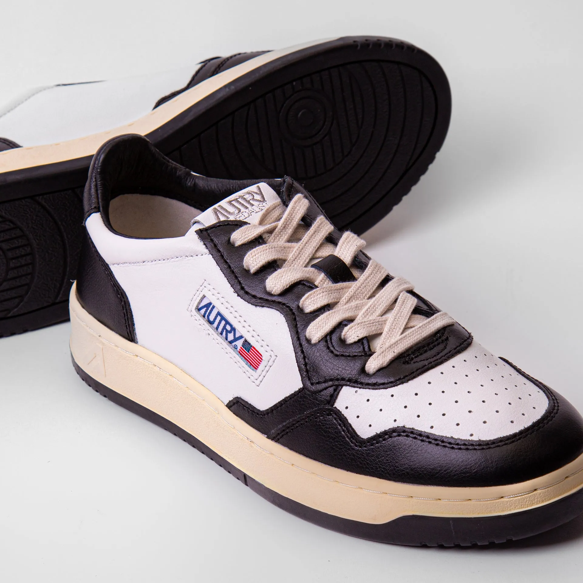 AUTRY SNEAKERS MEDALIST AULM-WB 01