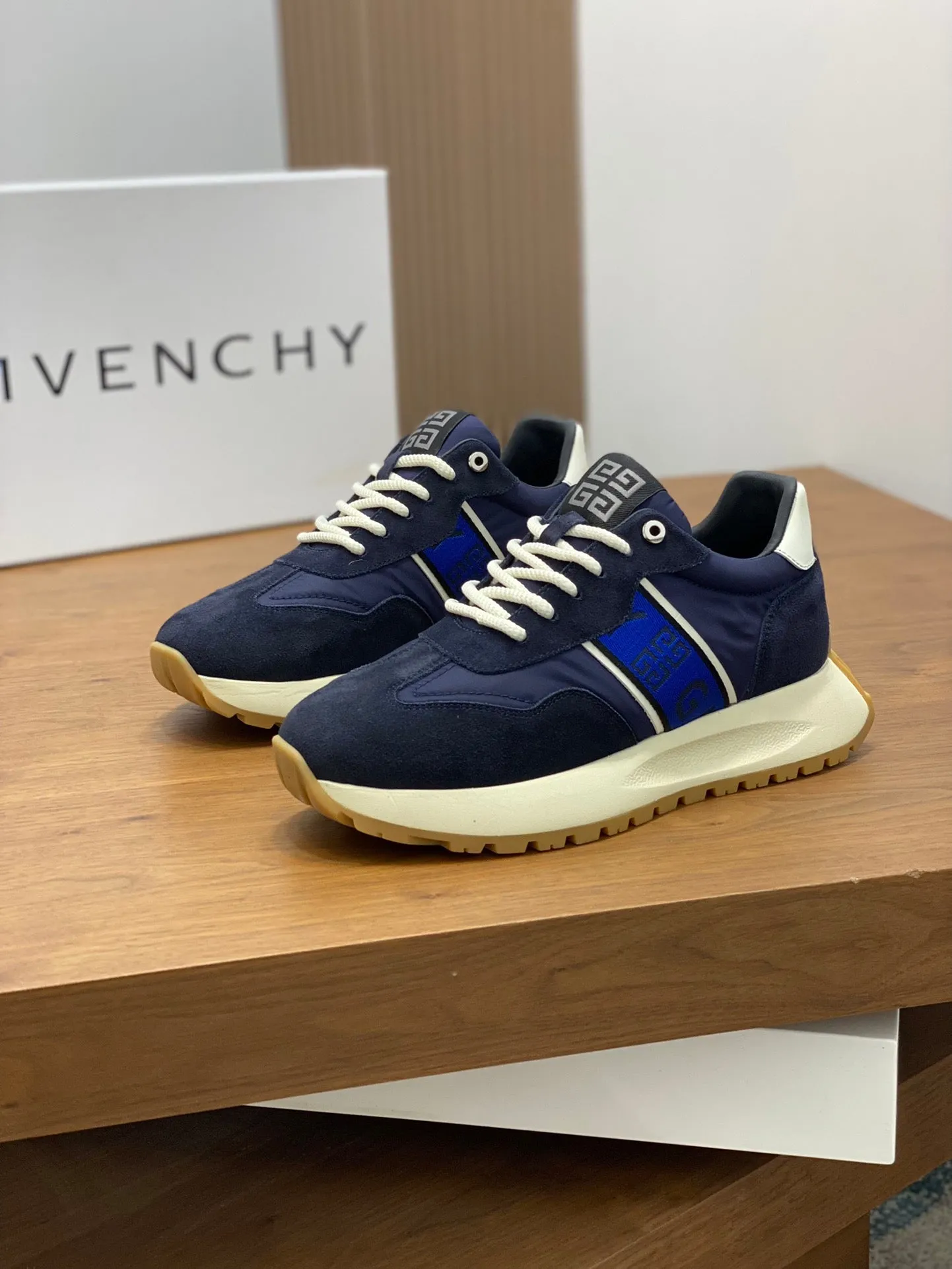 GVC Blue Runner Sneakers-024