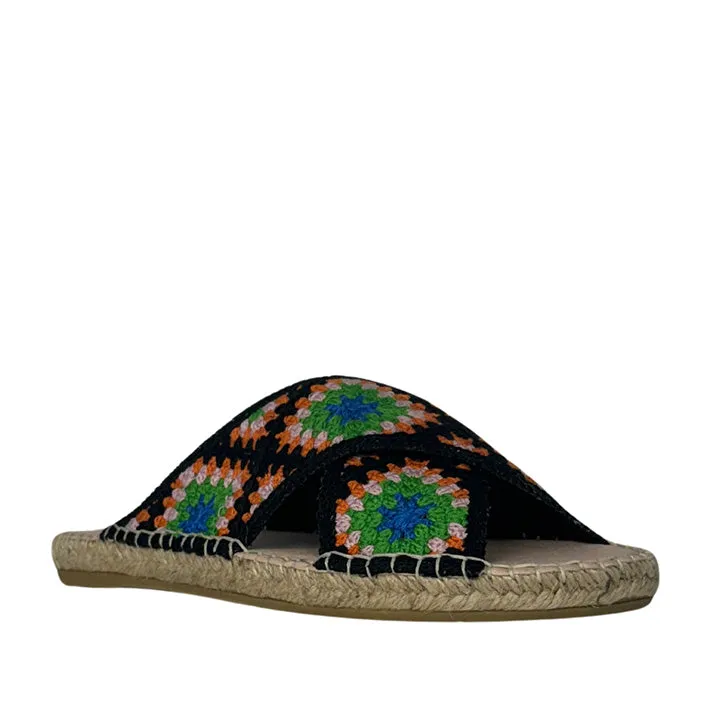 MACARENA BLACK PLAYA58 CROCHET FLAT