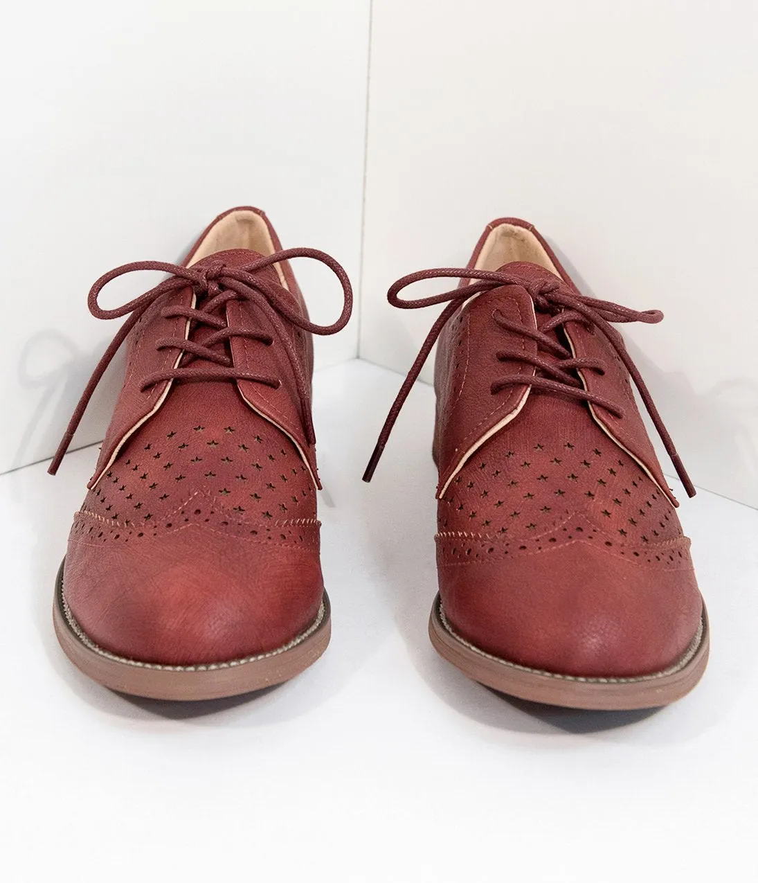 Retro Style Cherry Red Leatherette Oxford Shoes